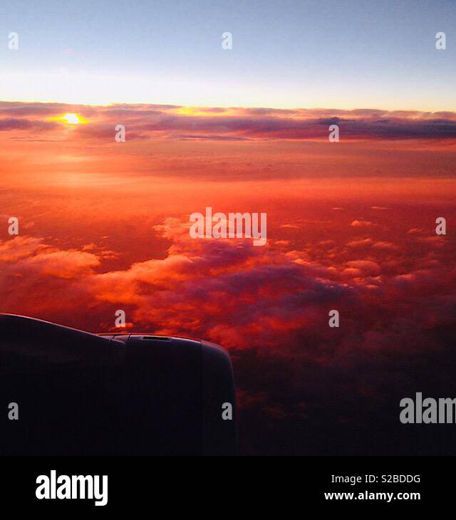 Bel tramonto da un piano Foto Stock