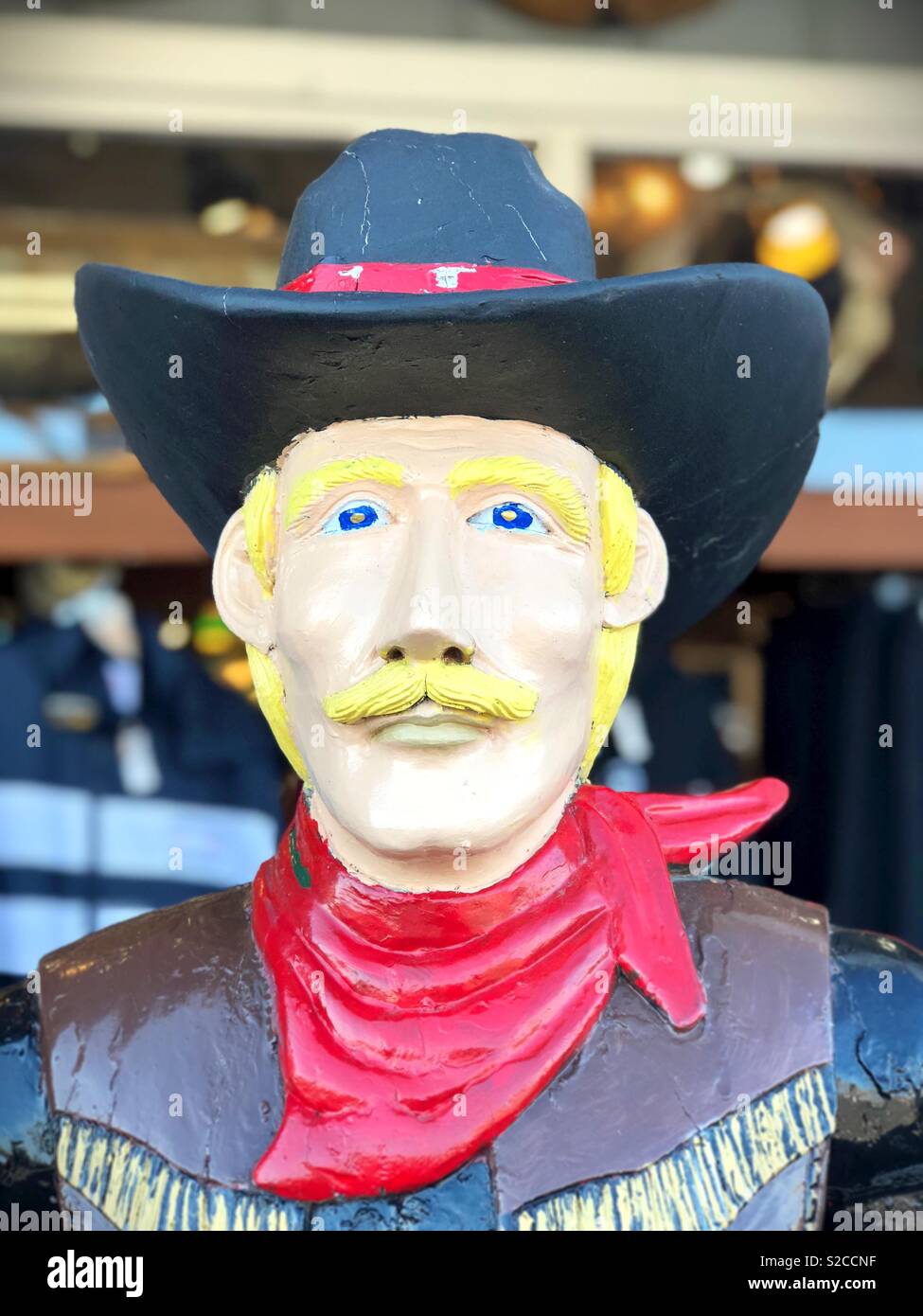 Un cowboy statua della Marsh's Museum di Long Beach, Washington, Stati Uniti d'America. Foto Stock