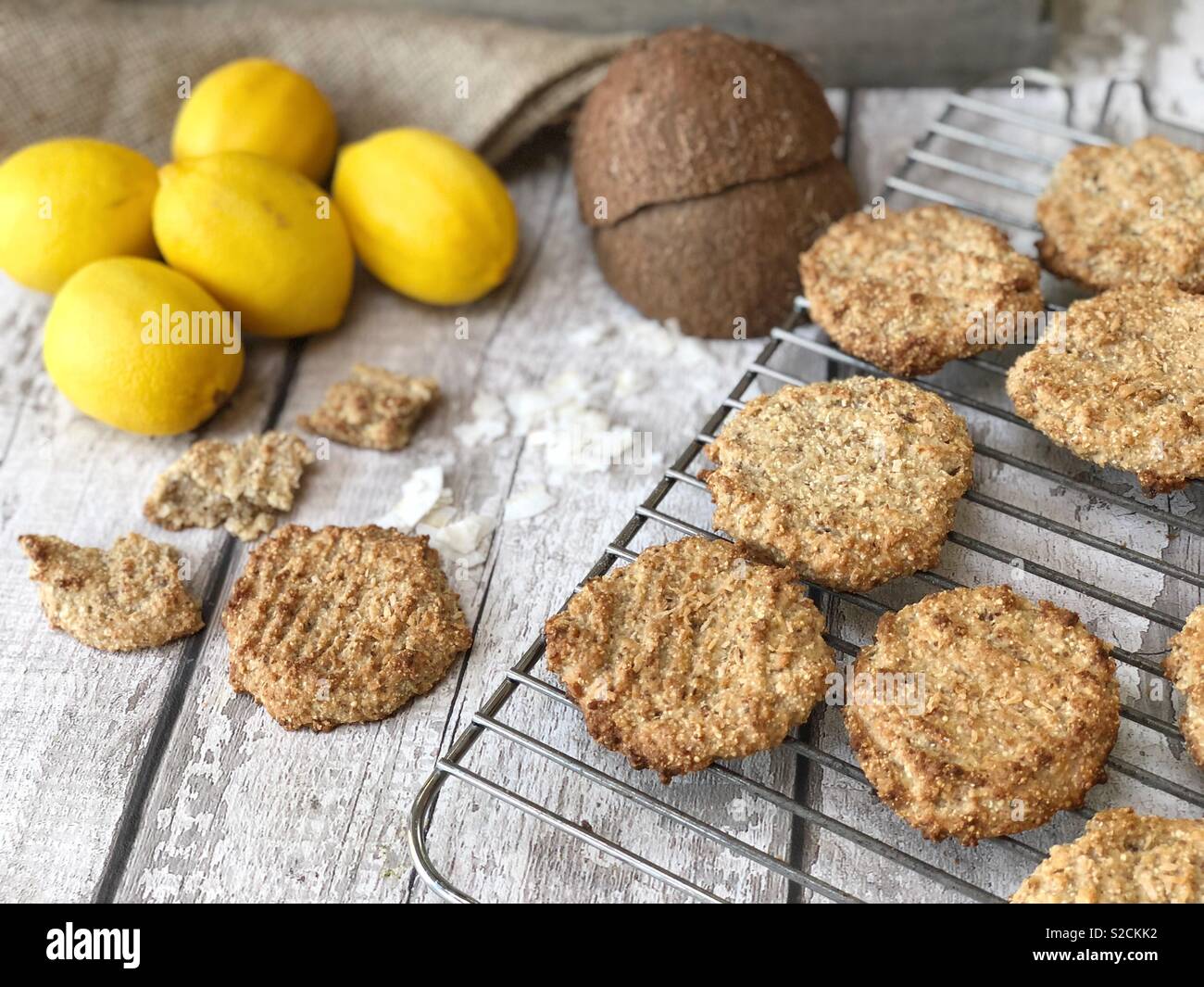 Noce di cocco biscotti al limone Foto Stock