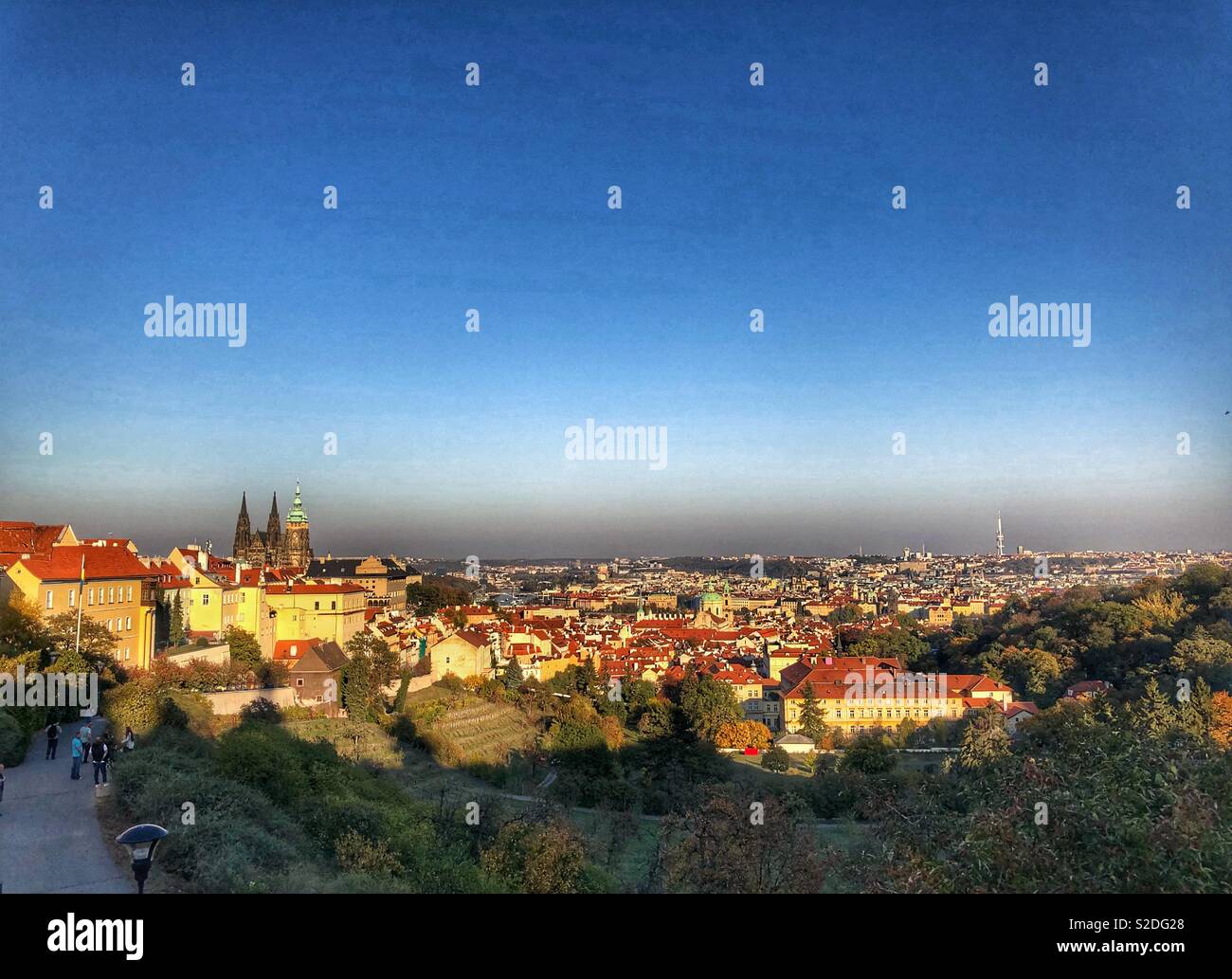 Un bel golden ora vista di Praga. - Immagine stock catturata con smartphone