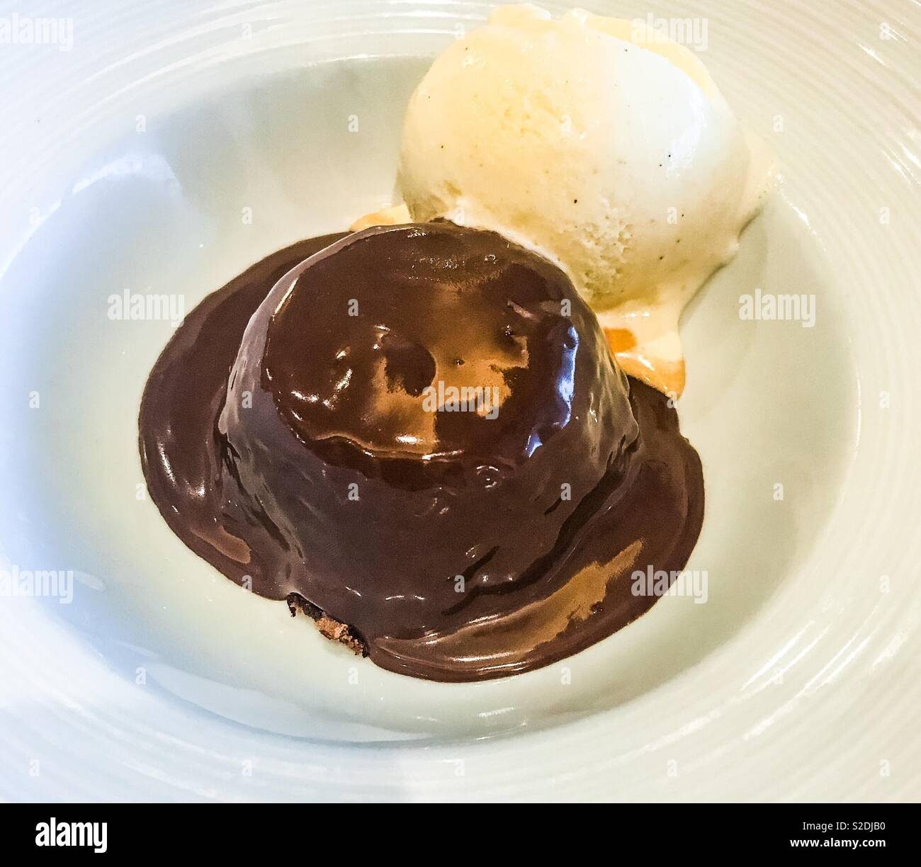 Budino di Cioccolato e gelato dessert Foto Stock