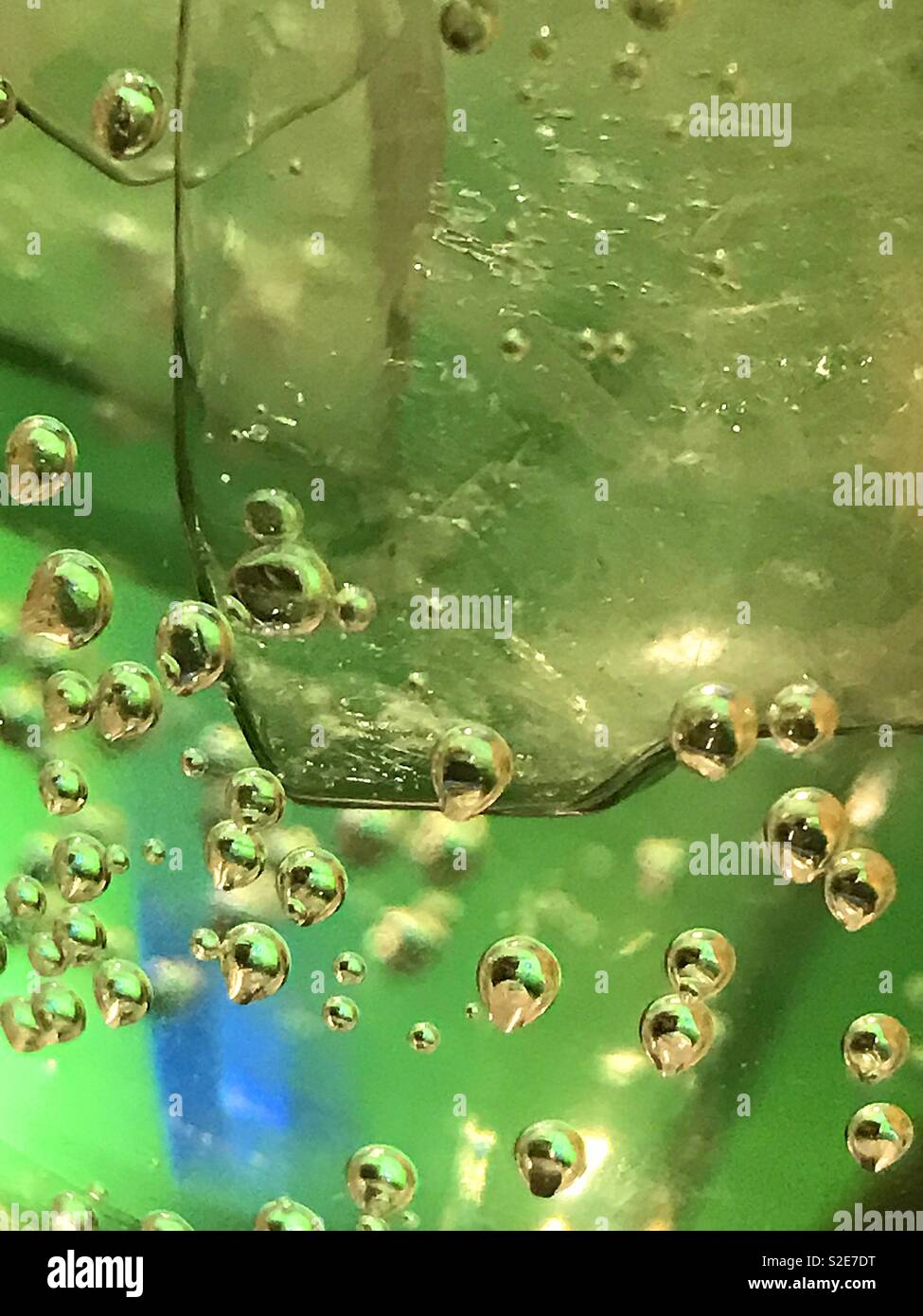 Acqua frizzante. Chiudere la vista. Foto Stock