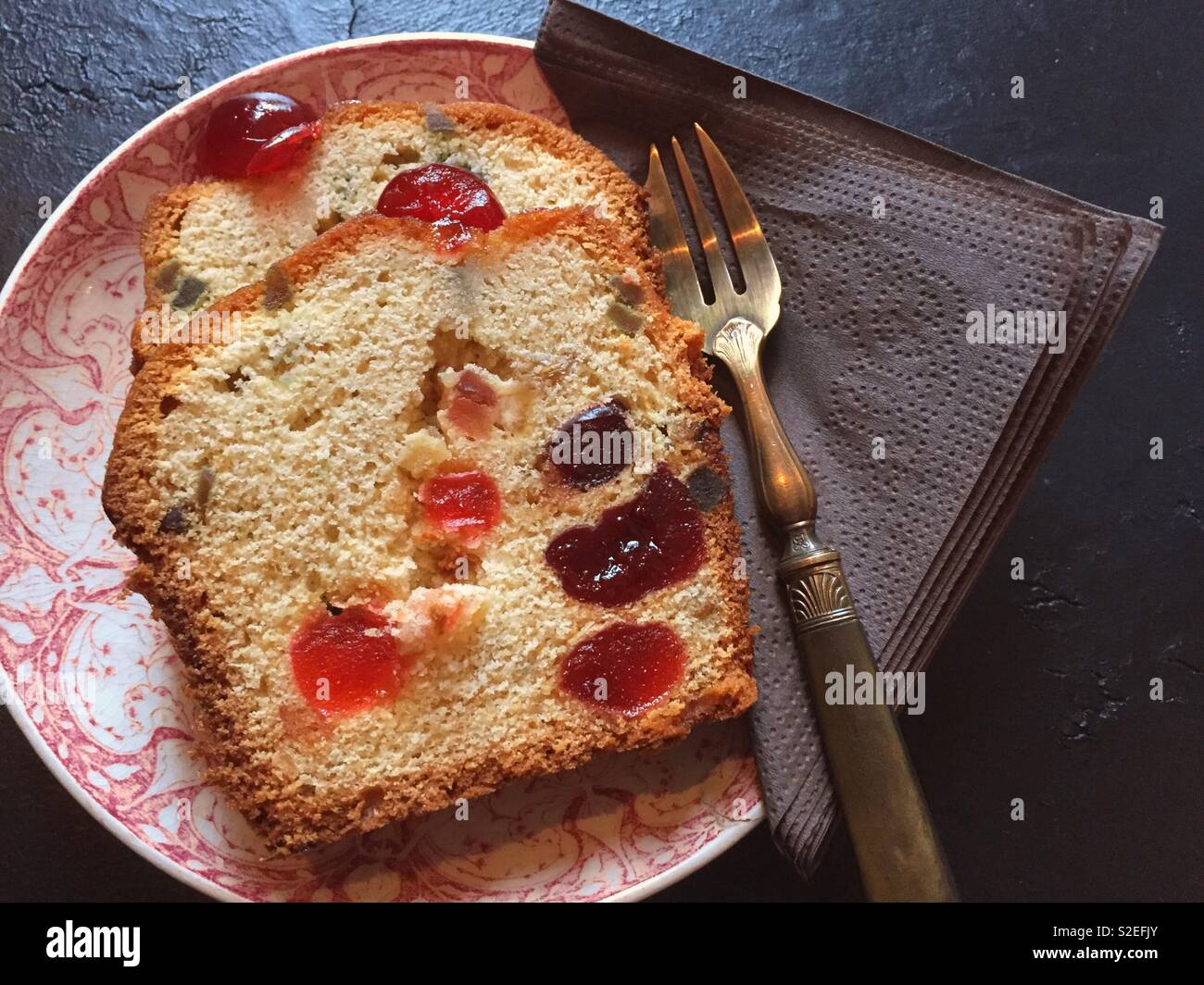 Fette di torta di frutta - Immagine stock catturata con smartphone