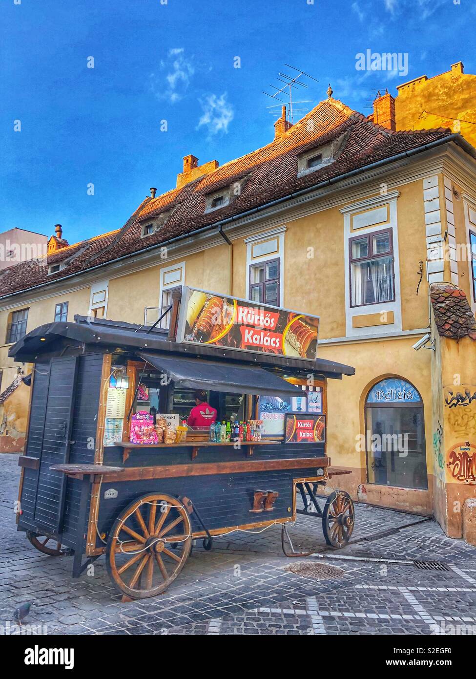 Street vending carrello in Brasov, Romania. Foto Stock