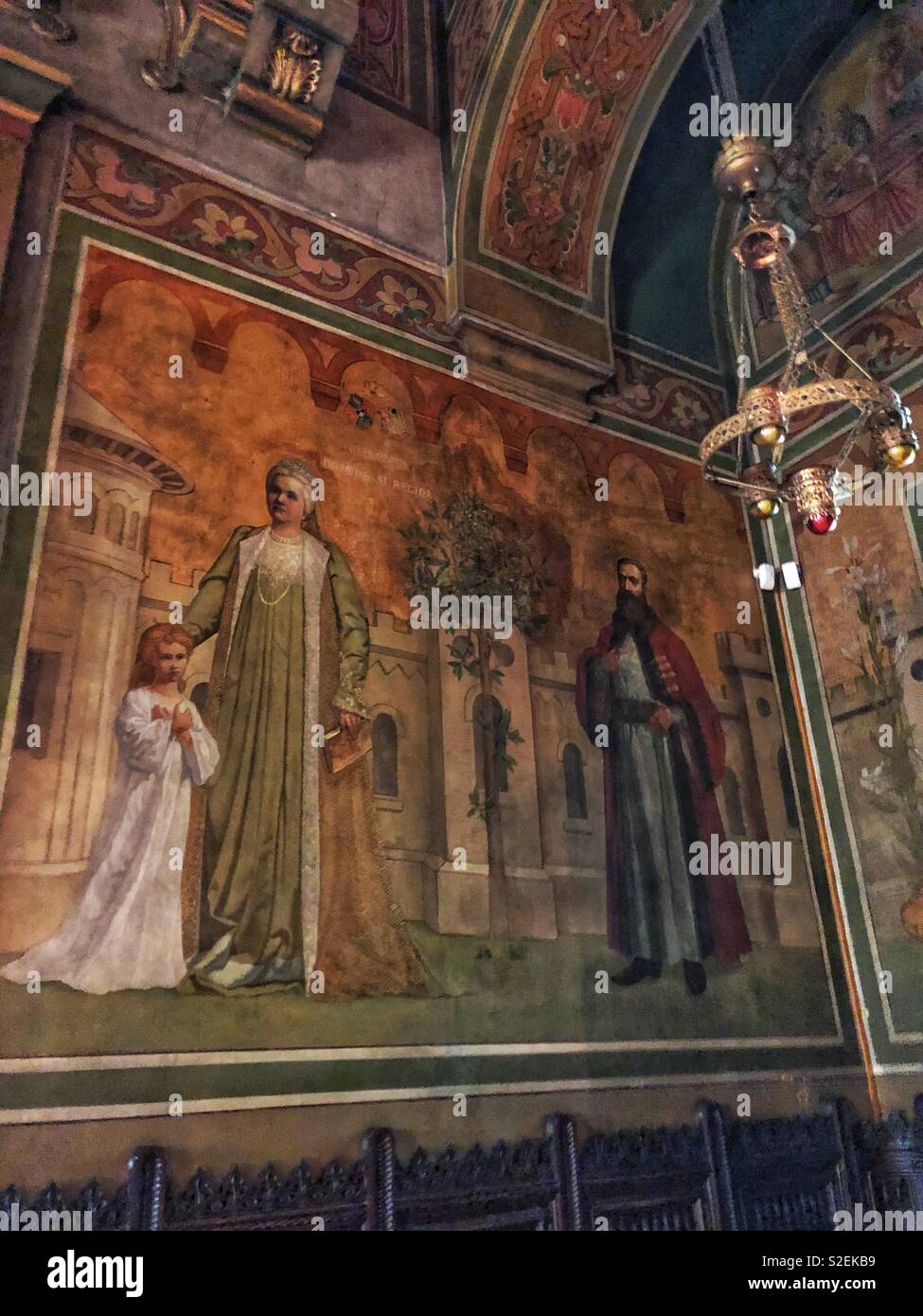 L'interno di una chiesa. - Immagine stock catturata con smartphone