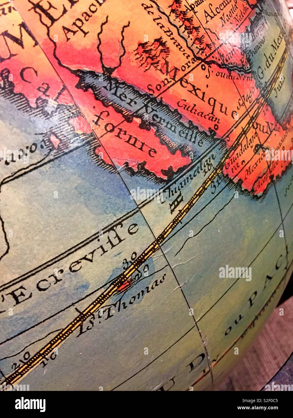 Close up di un globo vintage - Immagine stock catturata con smartphone