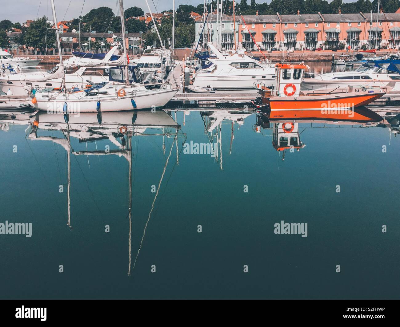 Riflessioni - Immagine stock catturata con smartphone