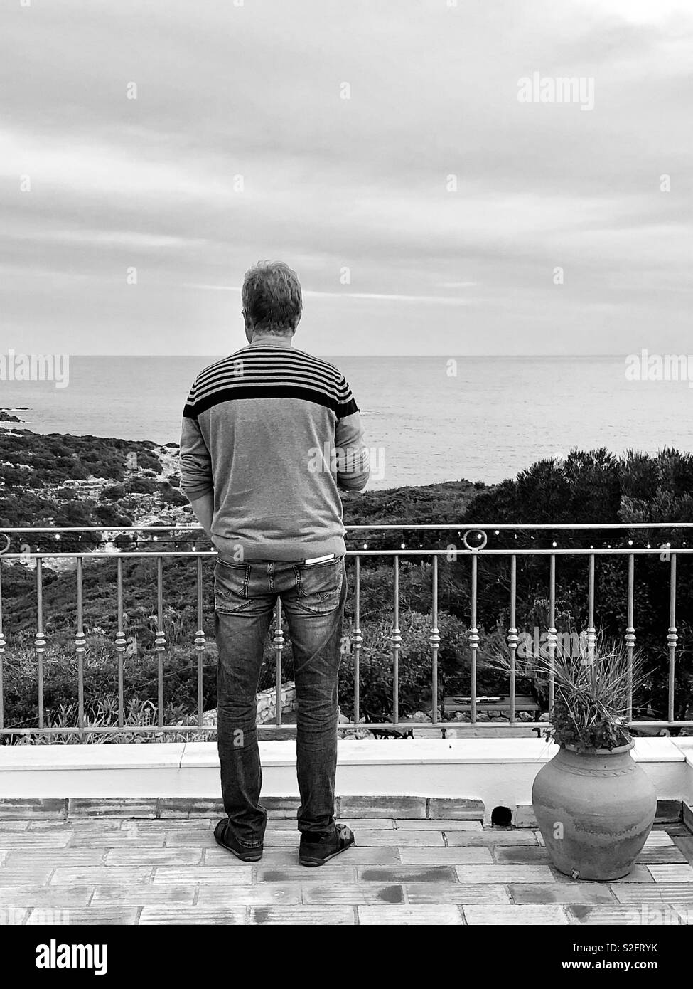 Guardando la vista - Immagine stock catturata con smartphone