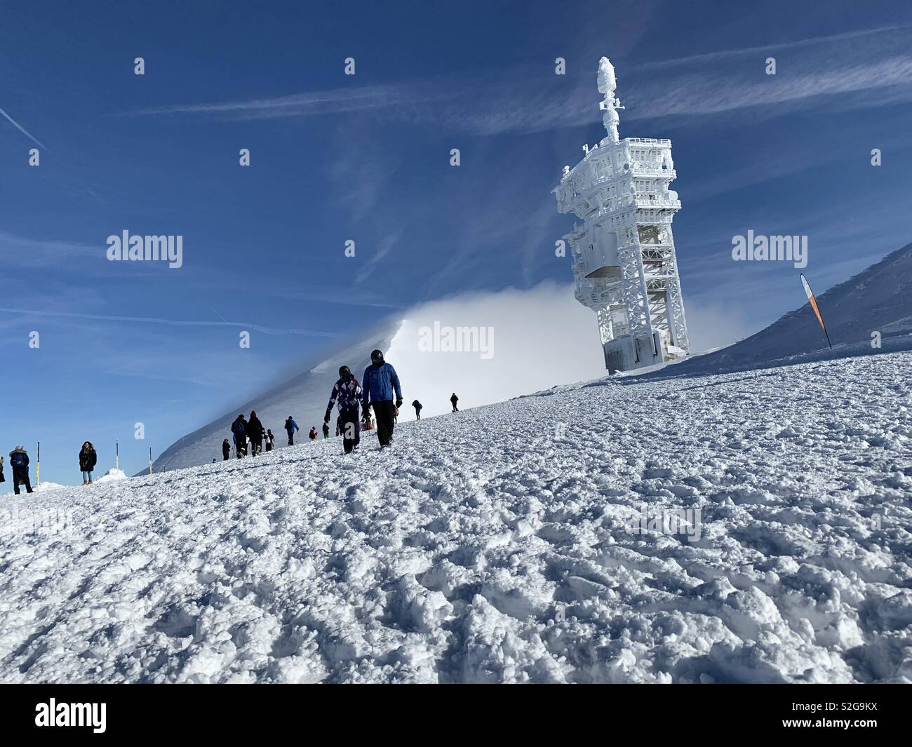 Nella parte superiore con una vista del Monte Titlis, Svizzera. Foto Stock