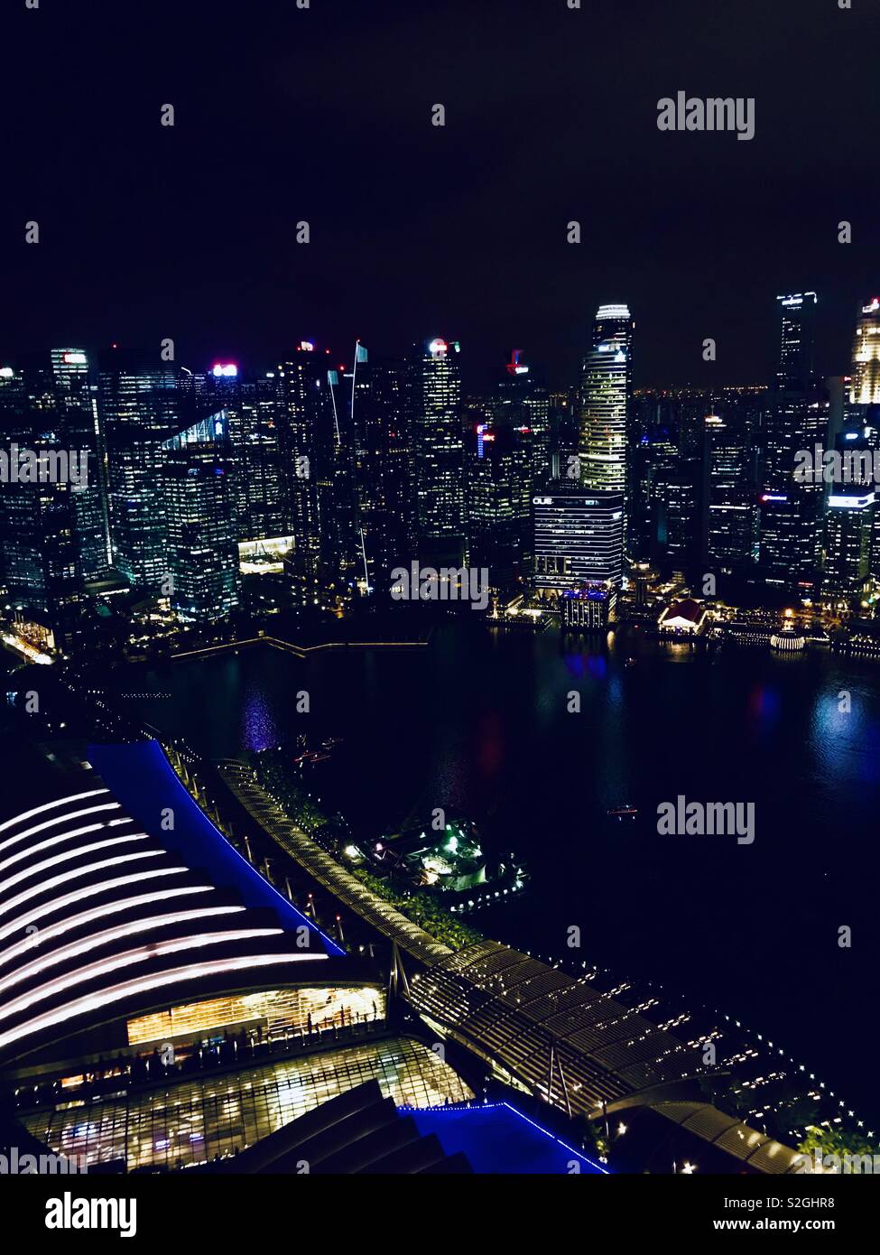 Vista dalla Marina Bay Sands in Singapore Foto Stock