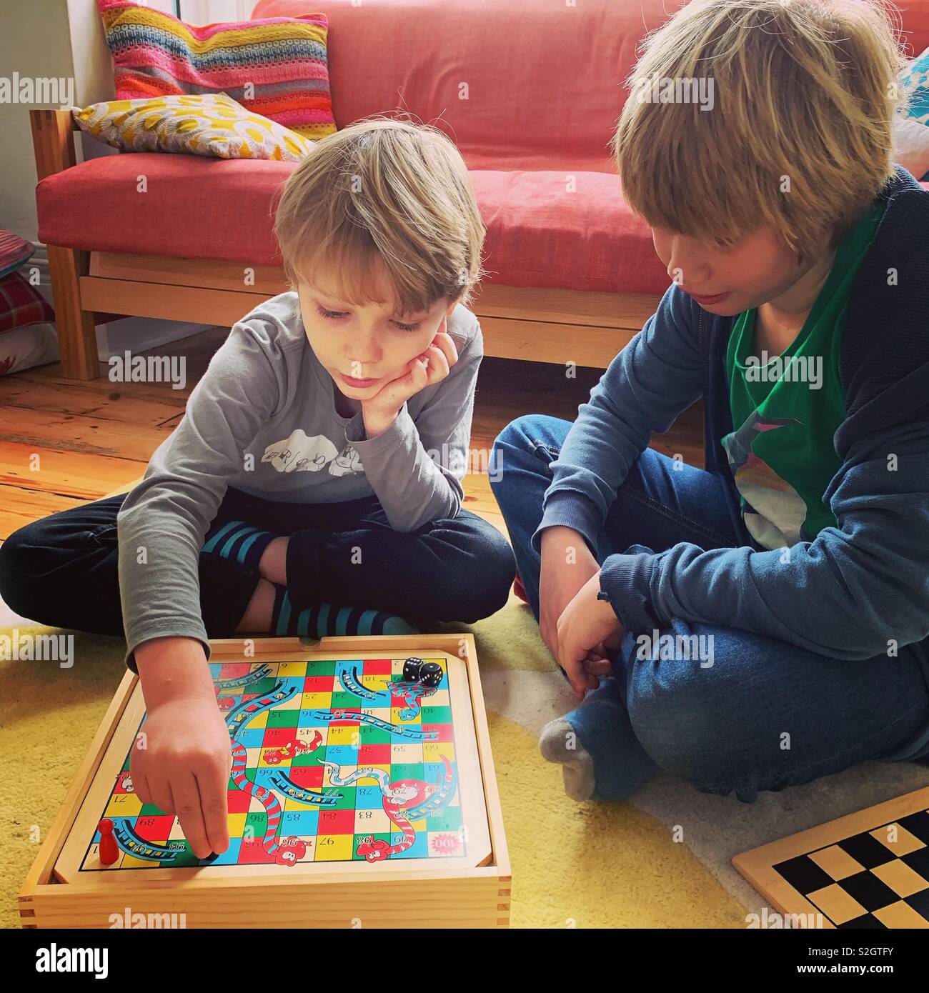 Gioco Da Tavolo Tradizionale Serpenti E Scale O Ludo - KTY, Nuovo Per Famiglie - Foto 2