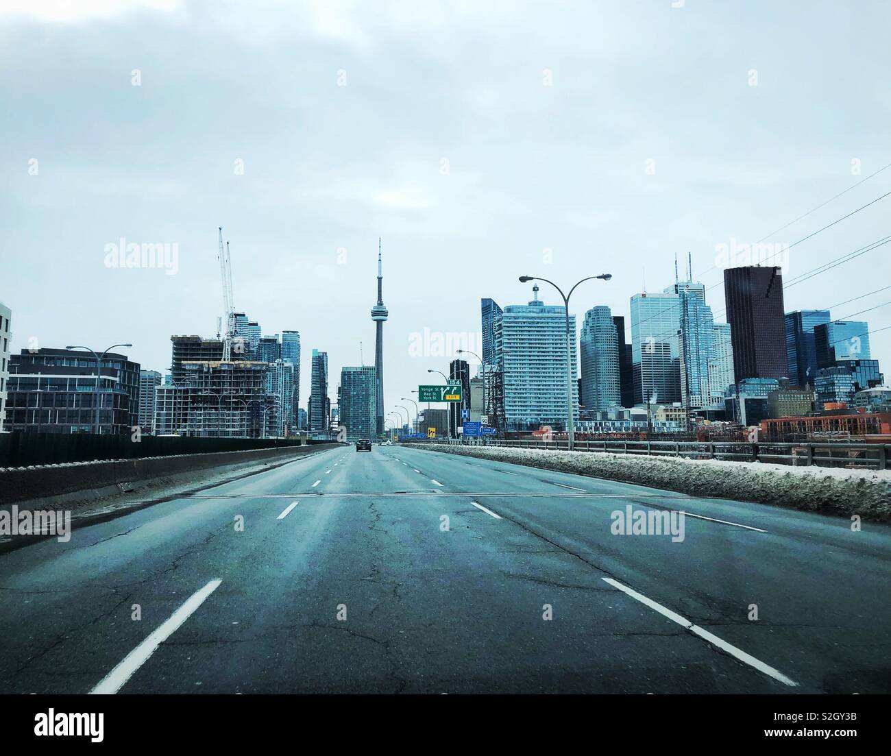 Downtown Toronto vista da Gardiner expressway Foto Stock