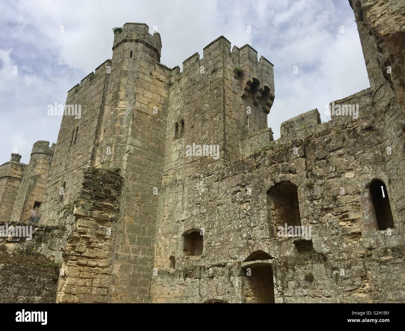 Dettagli interni del Castello Bodiam nel Kent REGNO UNITO - Immagine stock catturata con smartphone