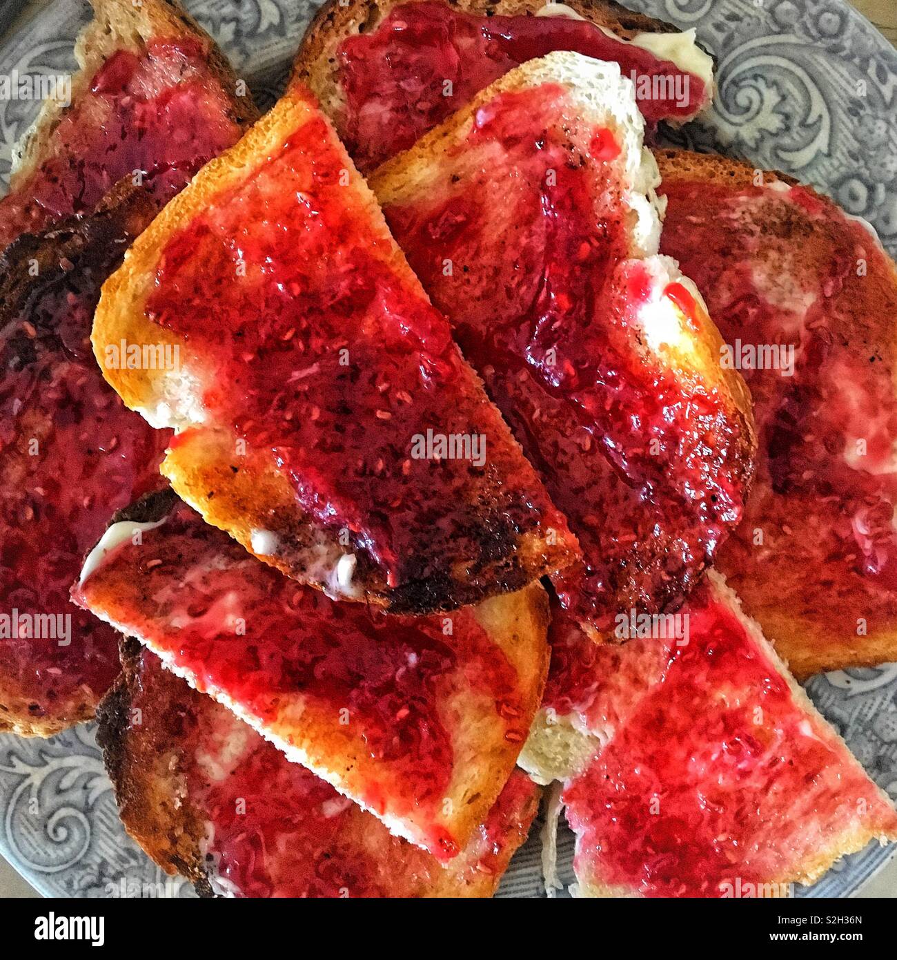 Pane tostato e marmellata Foto Stock