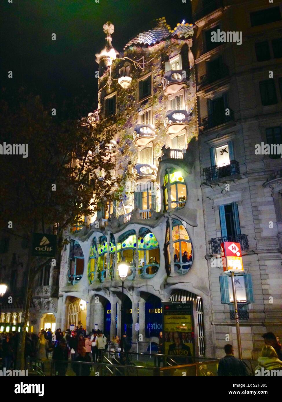 Casa Batllo al crepuscolo. Barcellona. Spagna Foto Stock