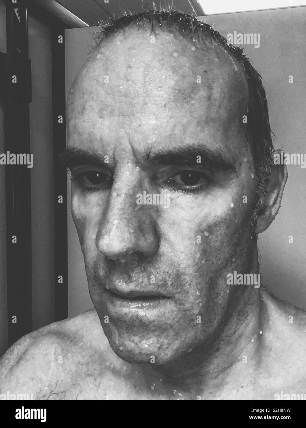 Ritratto di auto in piscina spogliatoio. Appena fuori della piscina. La Scozia. Regno Unito. Foto Stock