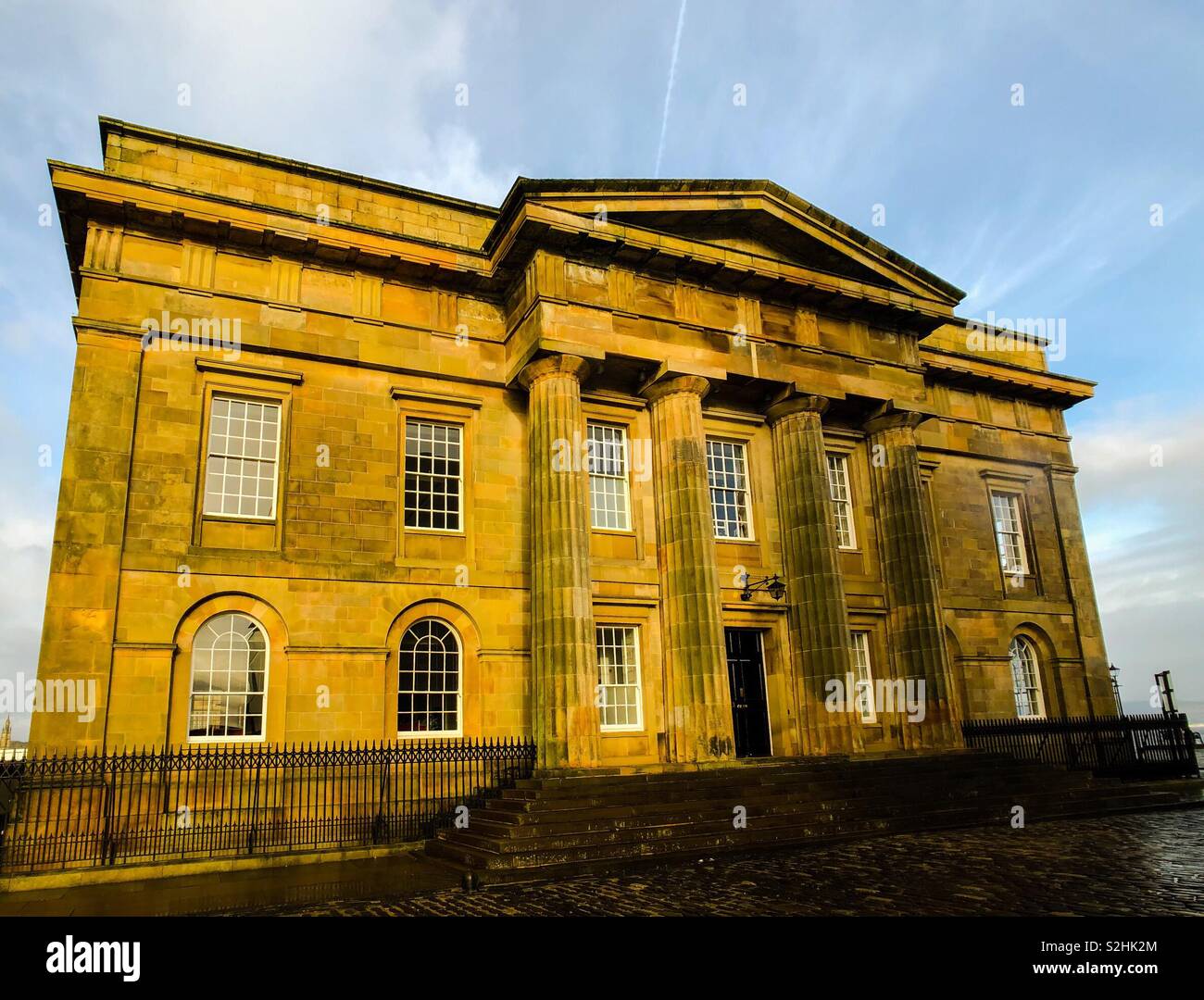 Greenock Custom House, completato nel 1828. La Scozia. Regno Unito. - Immagine stock catturata con smartphone