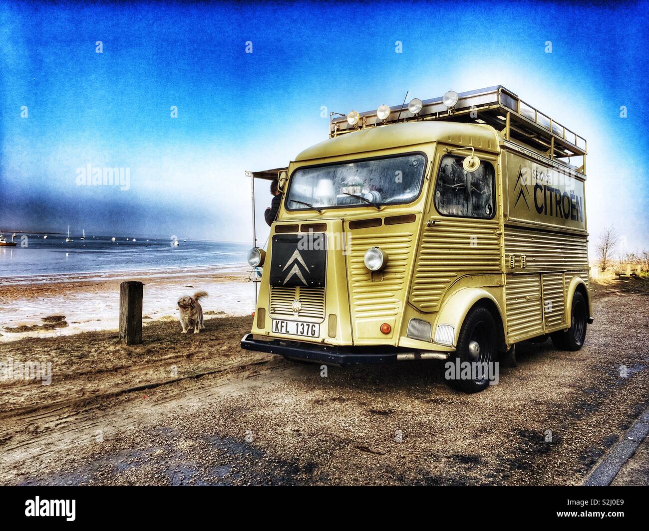 Classic Citroen van - Immagine stock catturata con smartphone