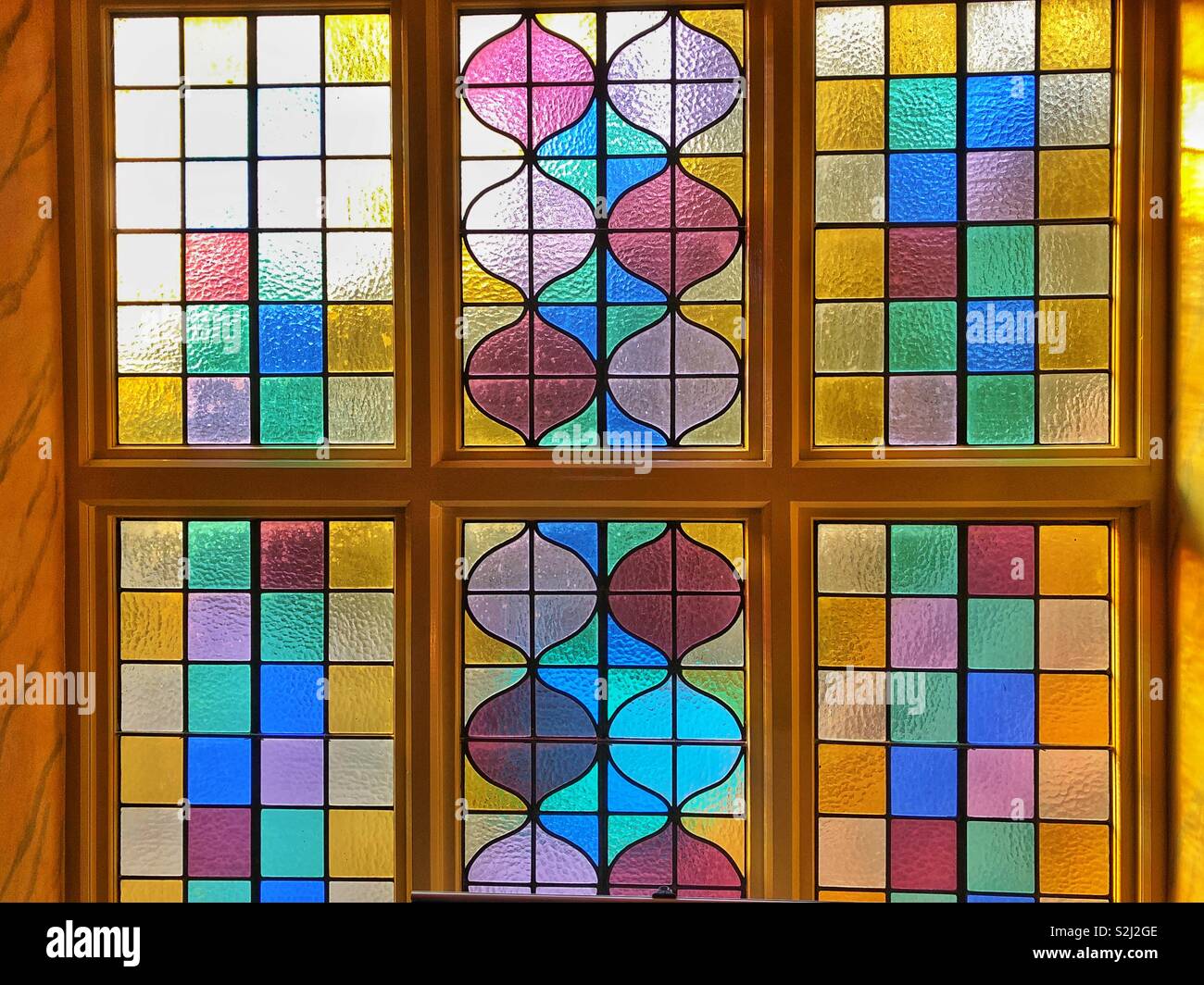 Vetrata a St Fagans Museum of Welsh Life. Foto Stock