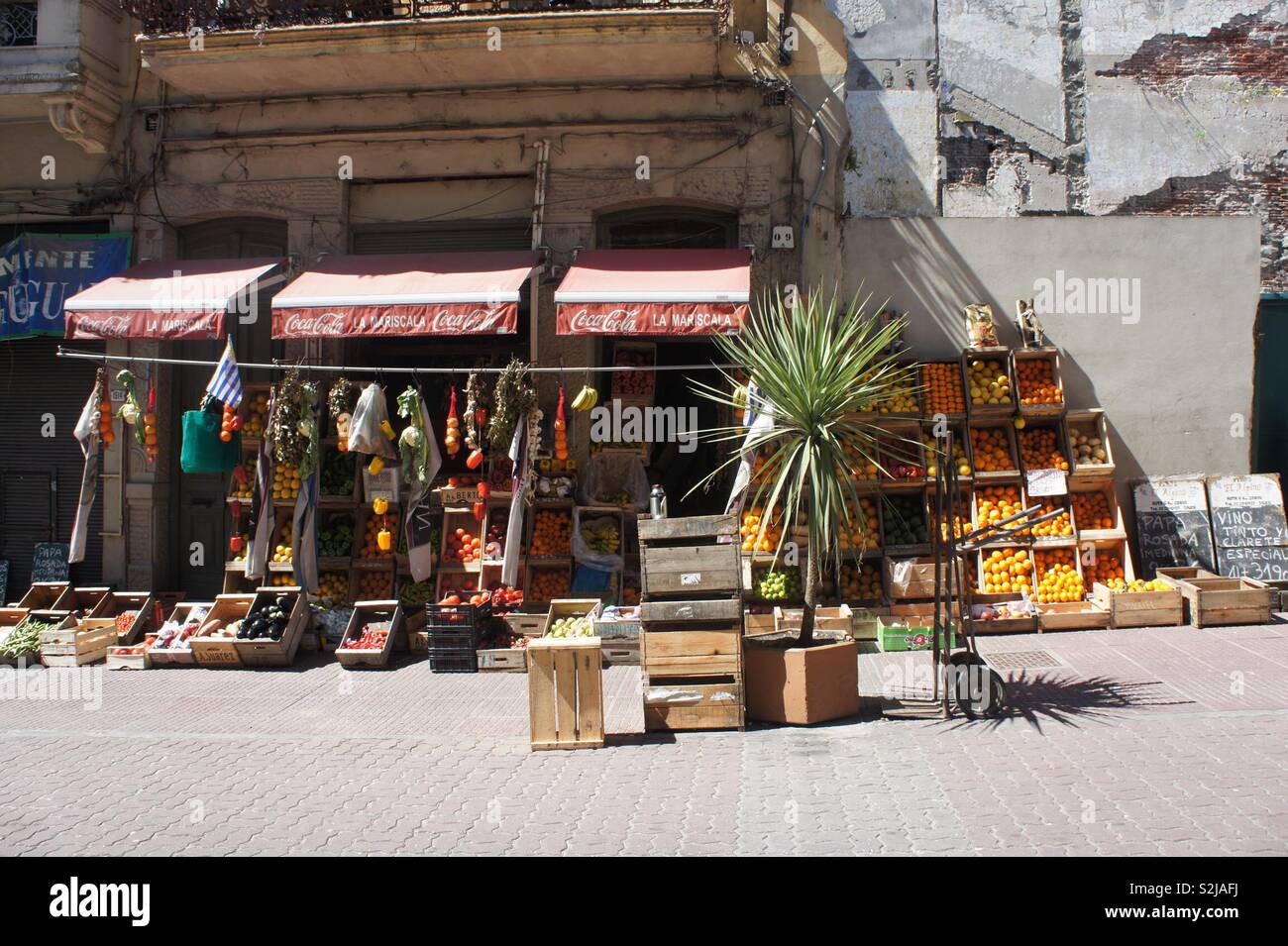 Mercato alimentare nella vecchia di Montevideo, Uruguay Foto Stock