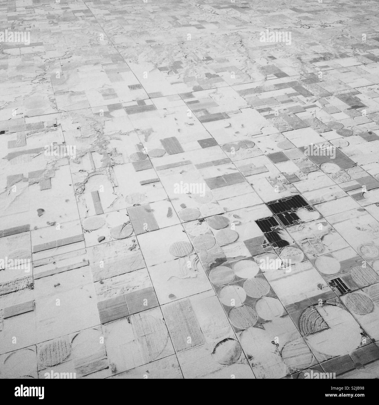 Volare su un paesaggio innevato, Kansas, Stati Uniti - Immagine stock catturata con smartphone