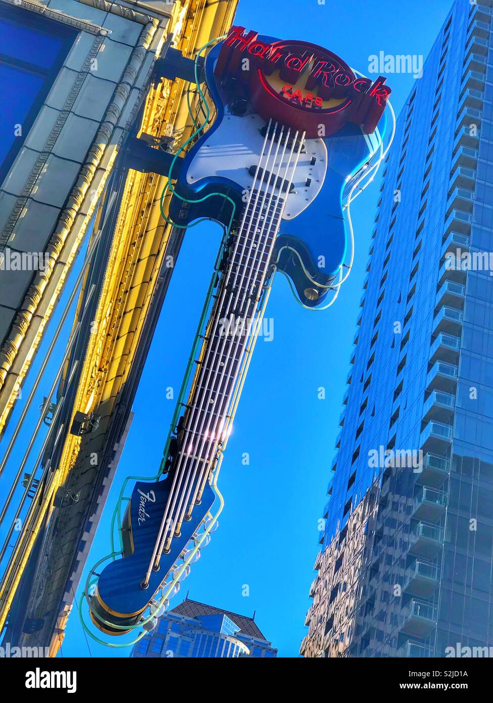 Hard Rock Café sign in Seattle Washington, - Immagine stock catturata con smartphone