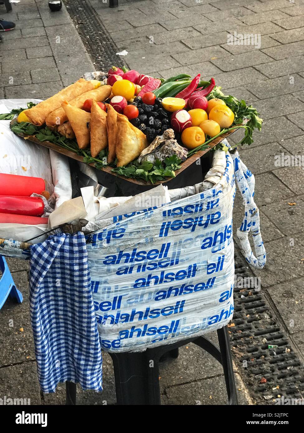Cibo di strada a Casablanca - Immagine stock catturata con smartphone