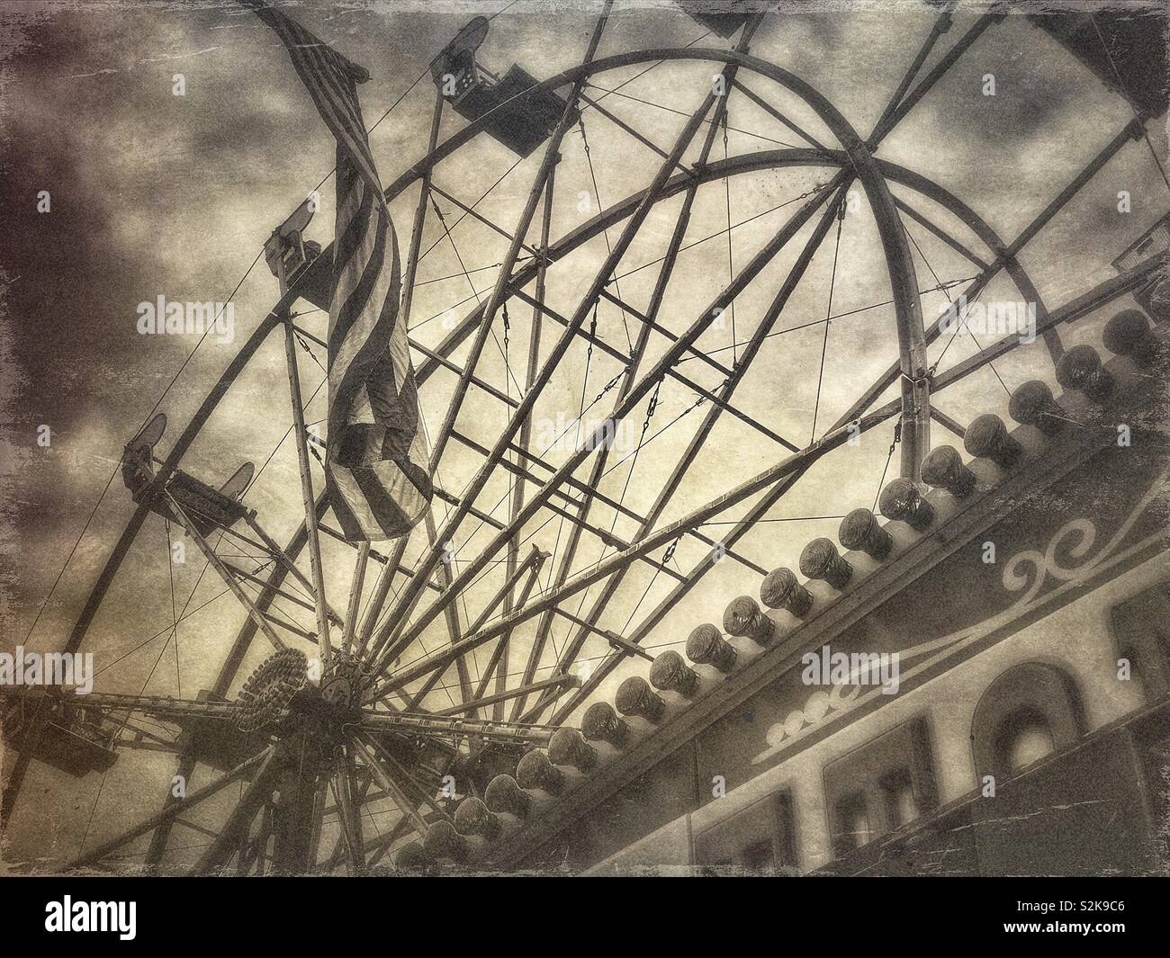 Strada di carnevale ruota panoramica Ferris Foto Stock