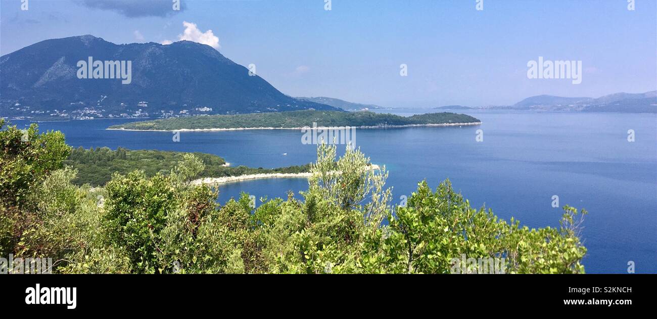 Vista sulle isole circostanti da Meganisi, Lefkada, Grecia Foto Stock