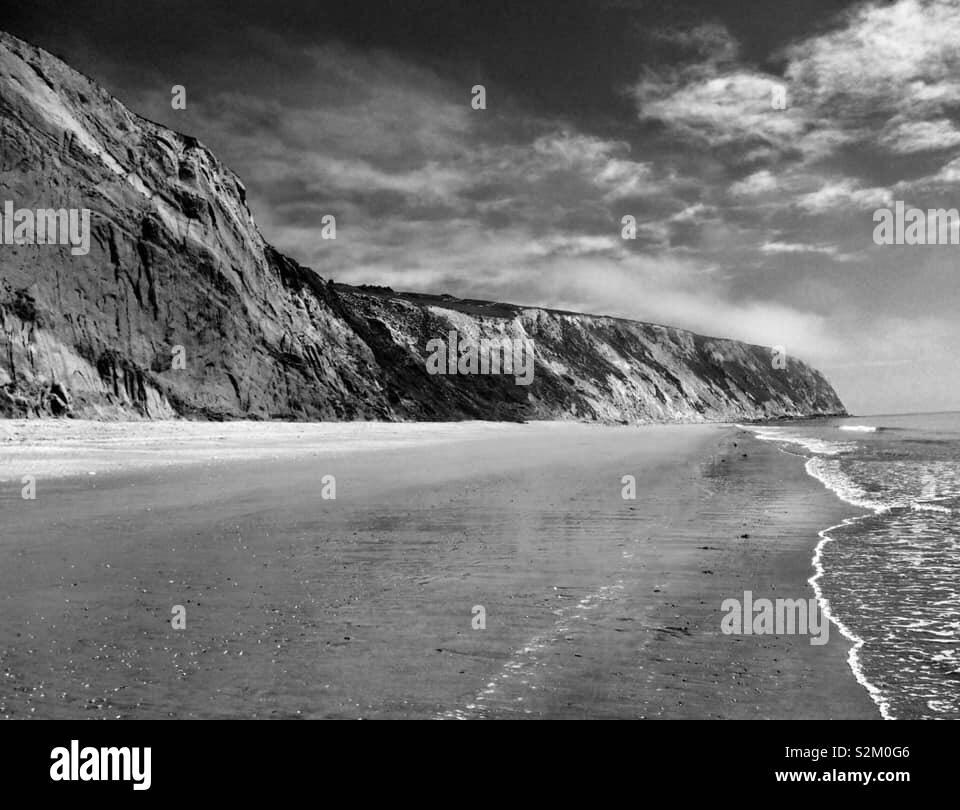 Foto in bianco e nero di Sandown beach sull'Isola di White Foto Stock