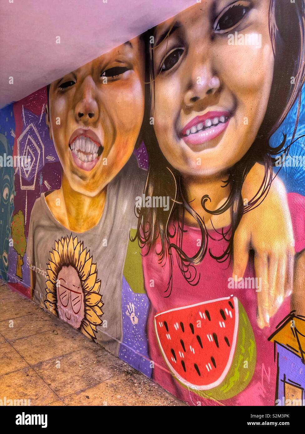 Urbano colorata arte di strada a Rio de Janeiro in Brasile. Foto Stock