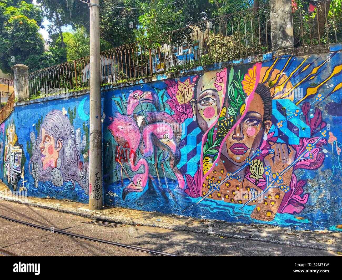 Colorato urban street art di Rio de Janeiro in Brasile. Foto Stock