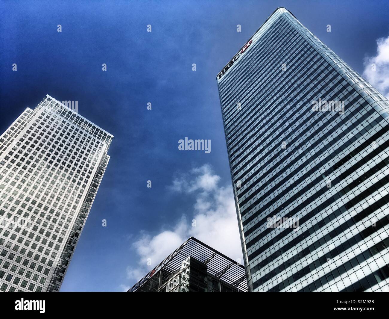 HSBC Building a 8 Canada Square Canary Wharf nel quartiere finanziario di Londra, Inghilterra - Immagine stock catturata con smartphone