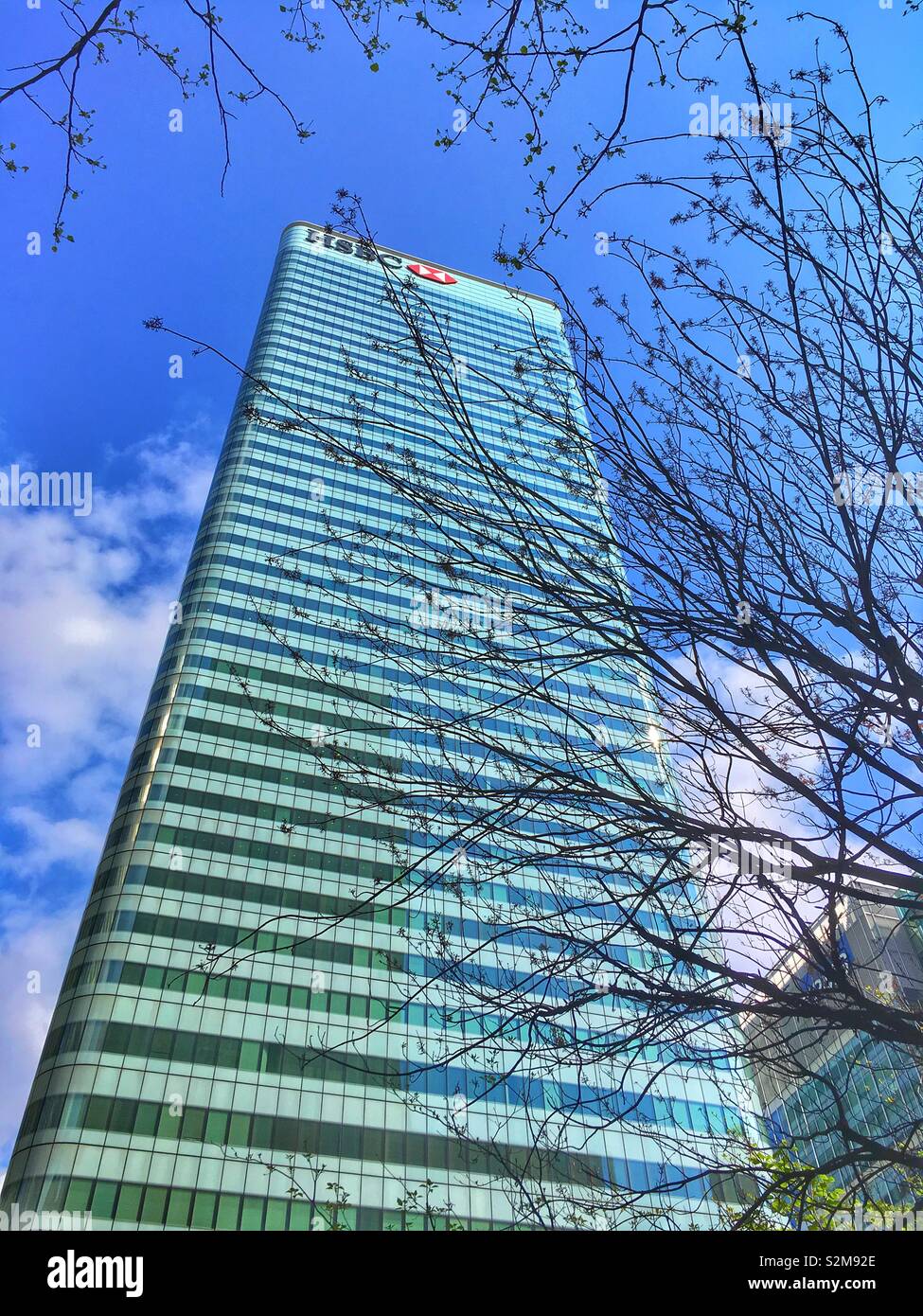 HSBC Building a 8 Canada Square Canary Wharf nel quartiere finanziario di Londra, Inghilterra - Immagine stock catturata con smartphone