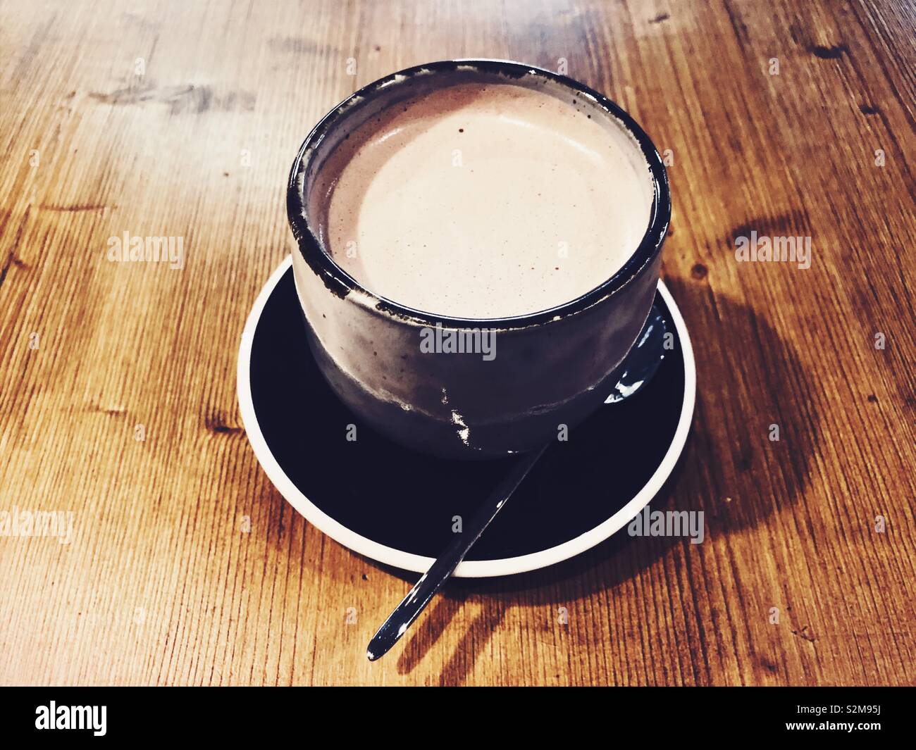 Tazza di cioccolata calda - Immagine stock catturata con smartphone