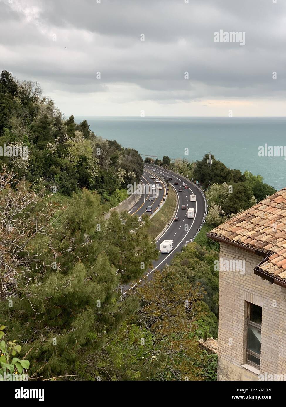 Vista autostrada, Grottammare, Italia - Immagine stock catturata con smartphone