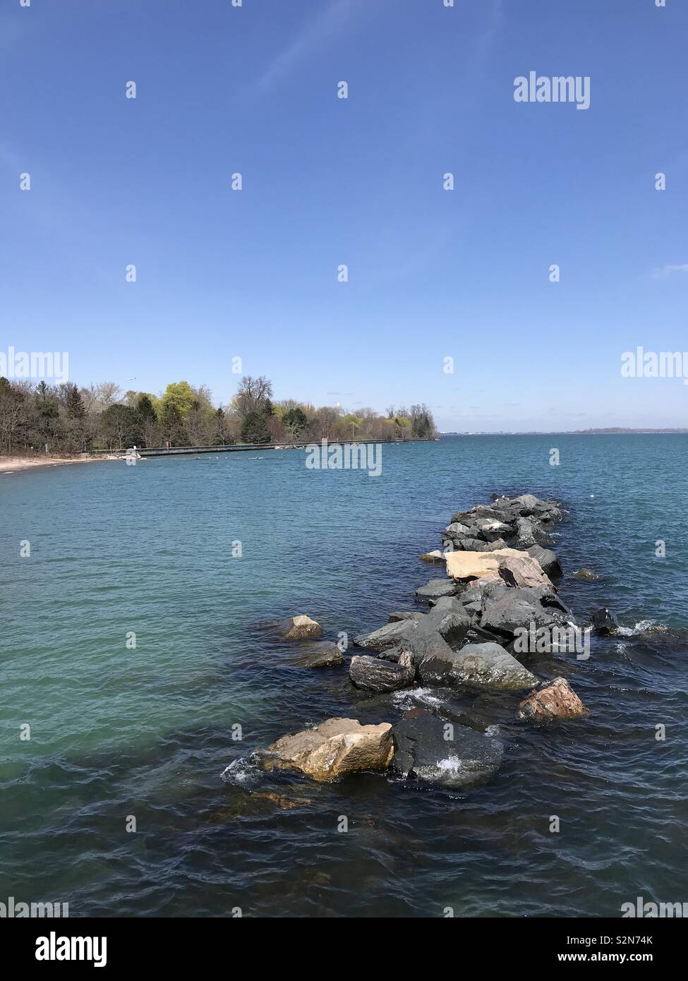 Rocce sul mare Foto Stock