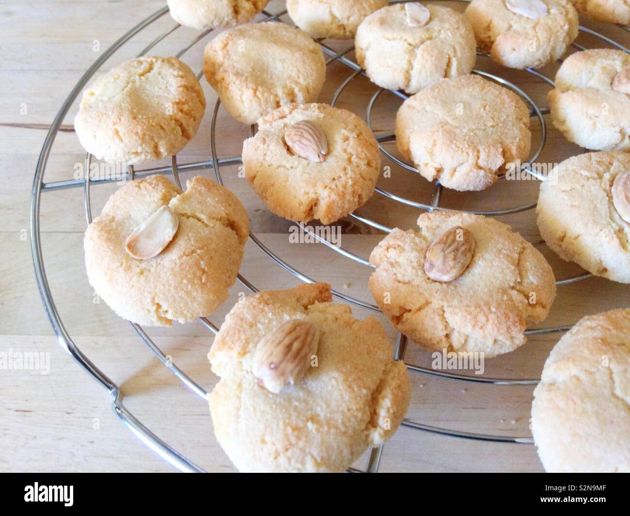 Biscotti alle mandorle - Immagine stock catturata con smartphone