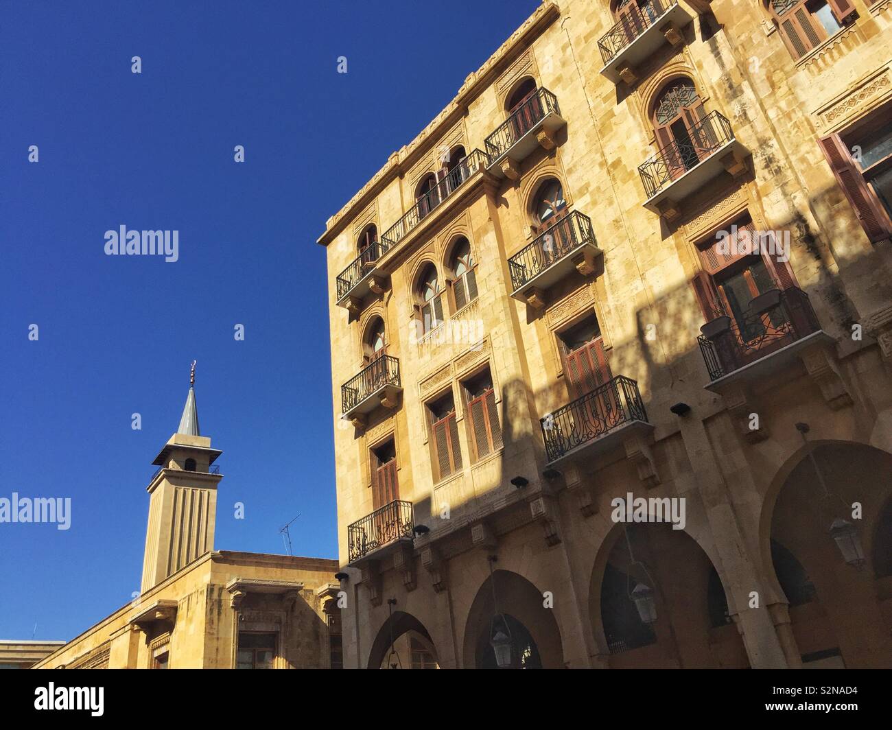 In vecchio stile di architettura la moschea e il centro cittadino di Beirut Libano - Immagine stock catturata con smartphone