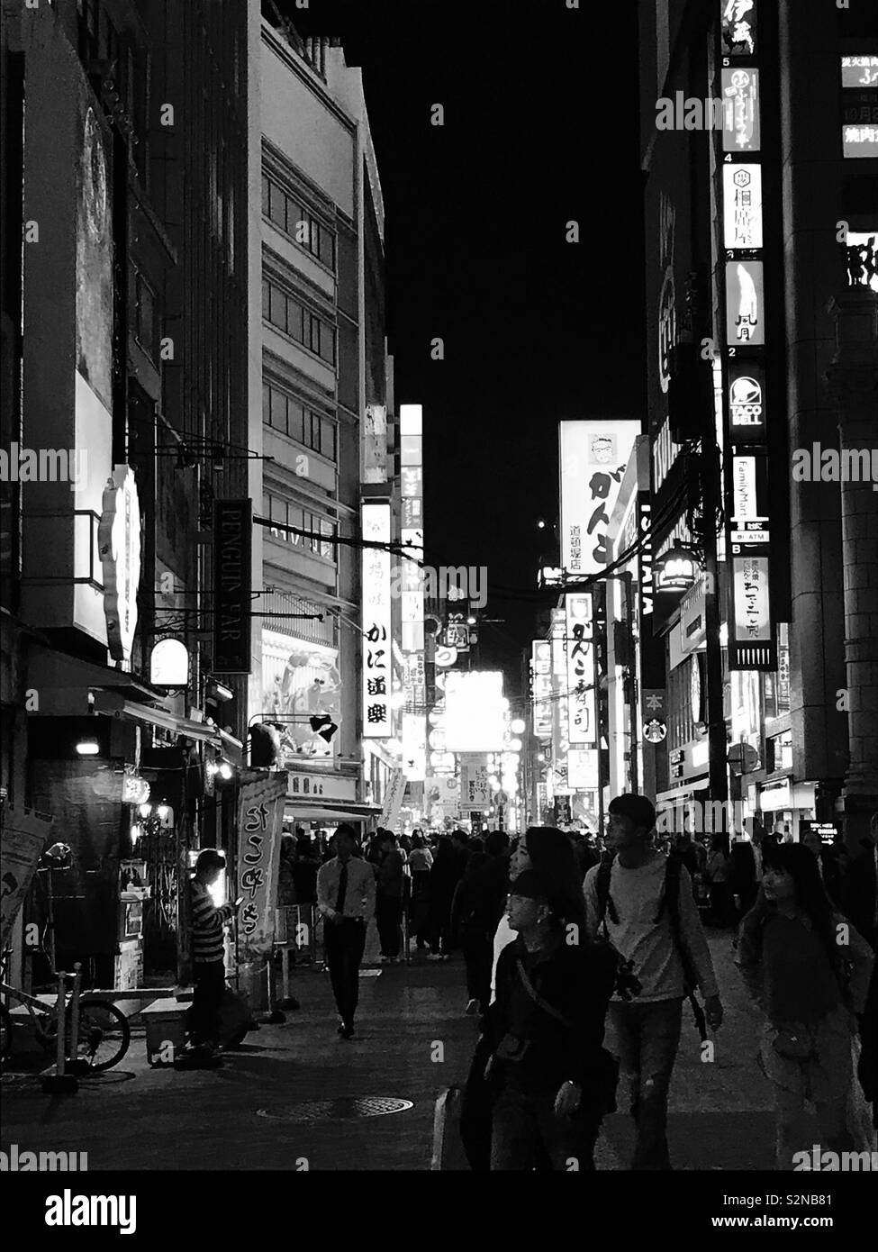 Un giorno nella notte del dotonbori - Immagine stock catturata con smartphone