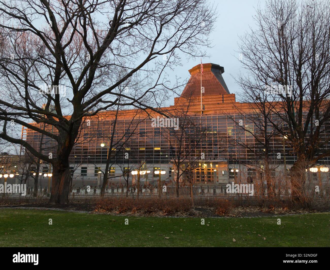 Stati Uniti d'America ambasciata a Ottawa il Canada, 21 aprile 2019 - Immagine stock catturata con smartphone