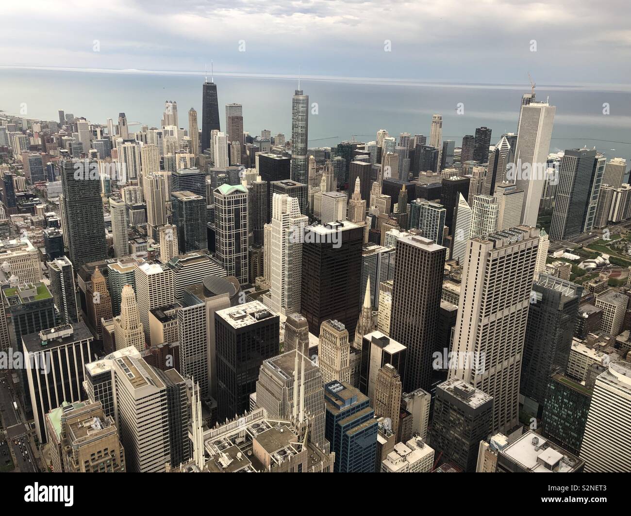 Chicago vista dal ponte Sky Tower presso la sommità della torre di Willis Foto Stock