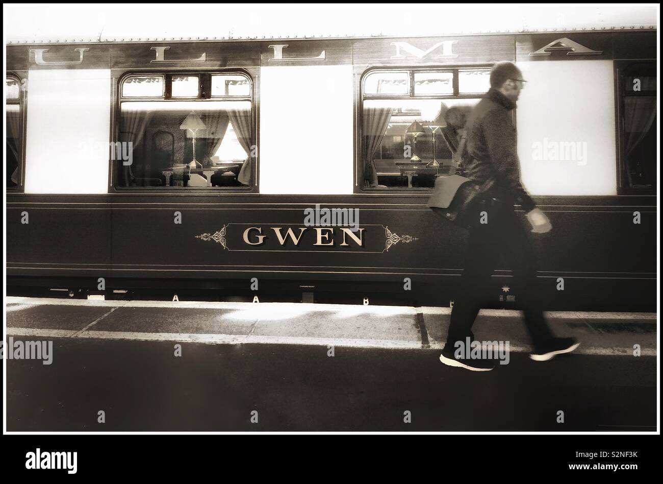 L'Orient Express alla stazione di Victoria. - Immagine stock catturata con smartphone