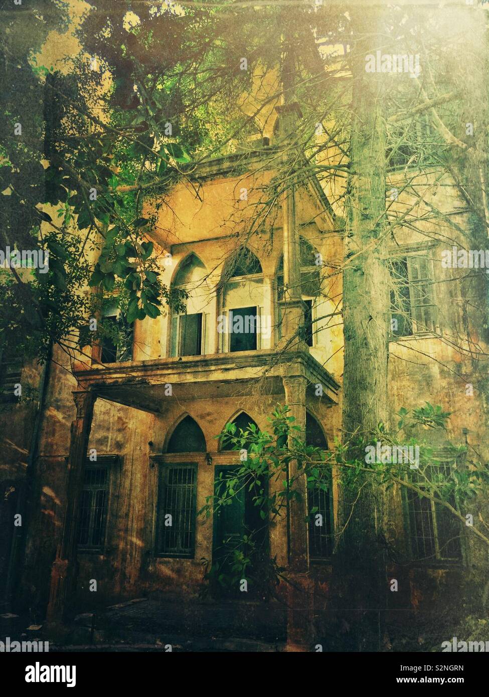 Il vecchio edificio abbandonato Foto Stock