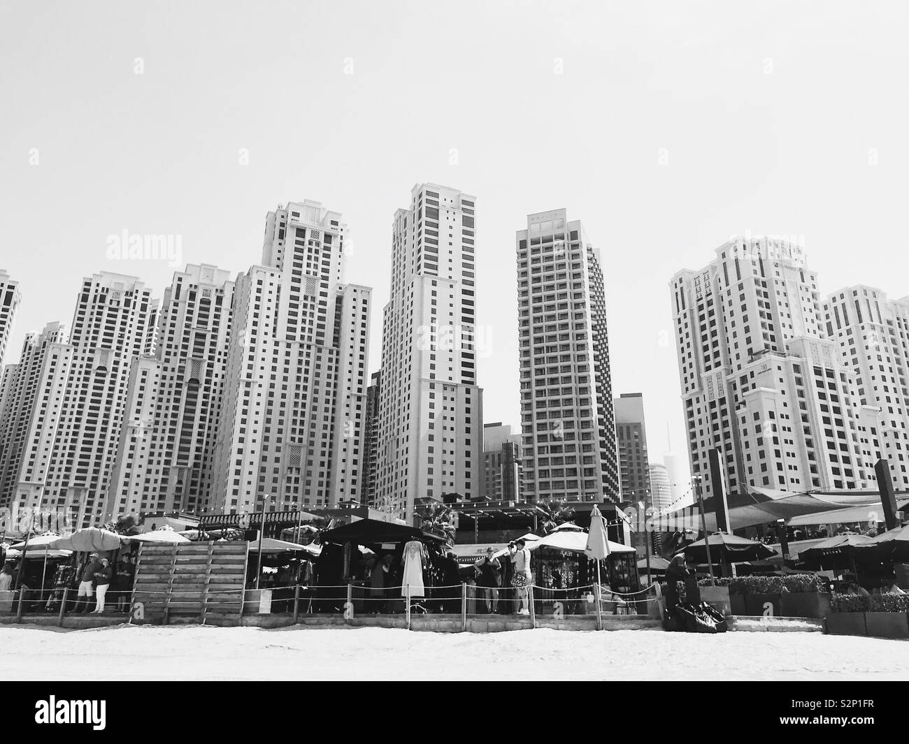 Le alte colonne montanti di Dubai. Foto Stock