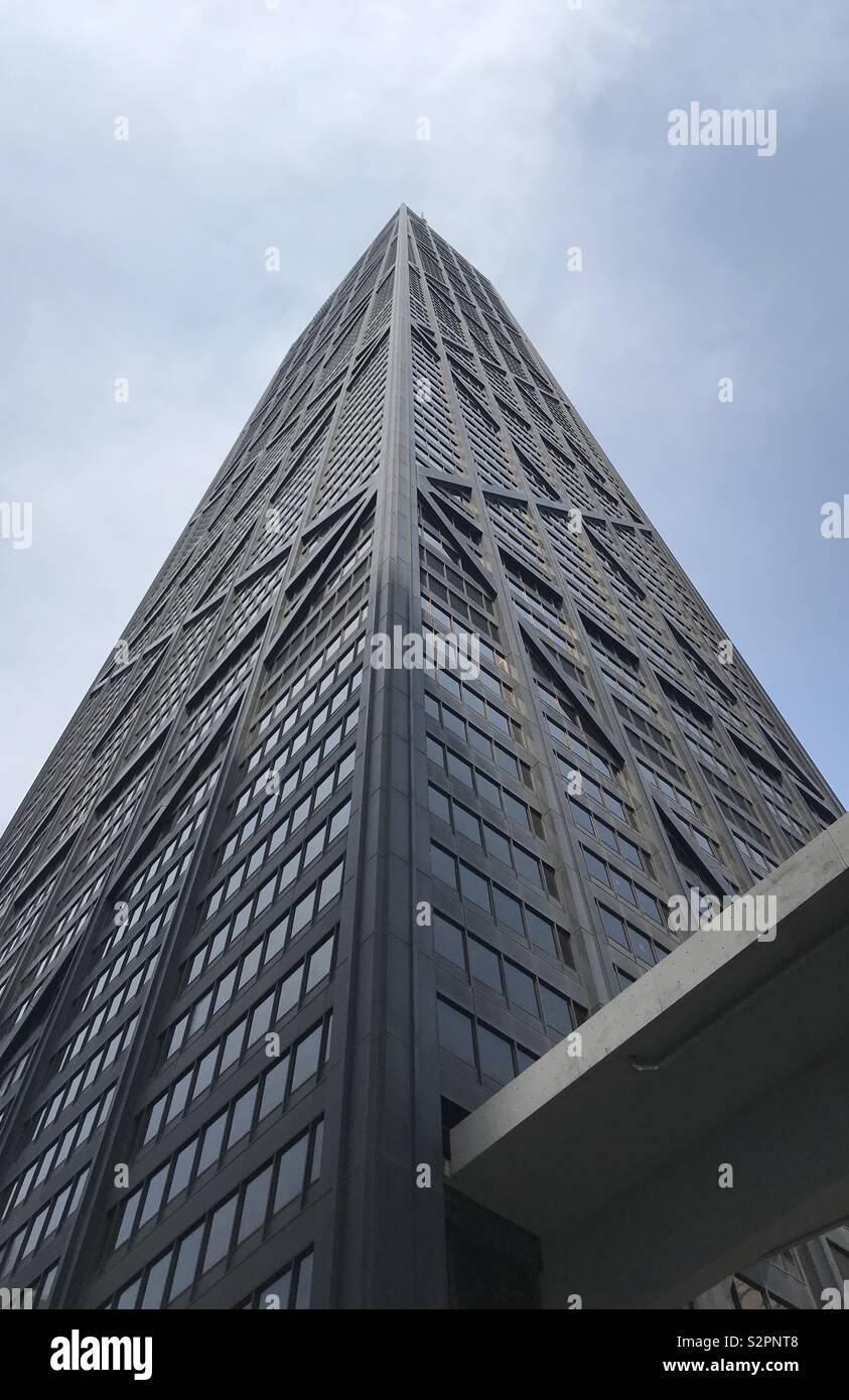 Cerca fino alla cima della torre di John Hancock, Chicago, Illinois. - Immagine stock catturata con smartphone
