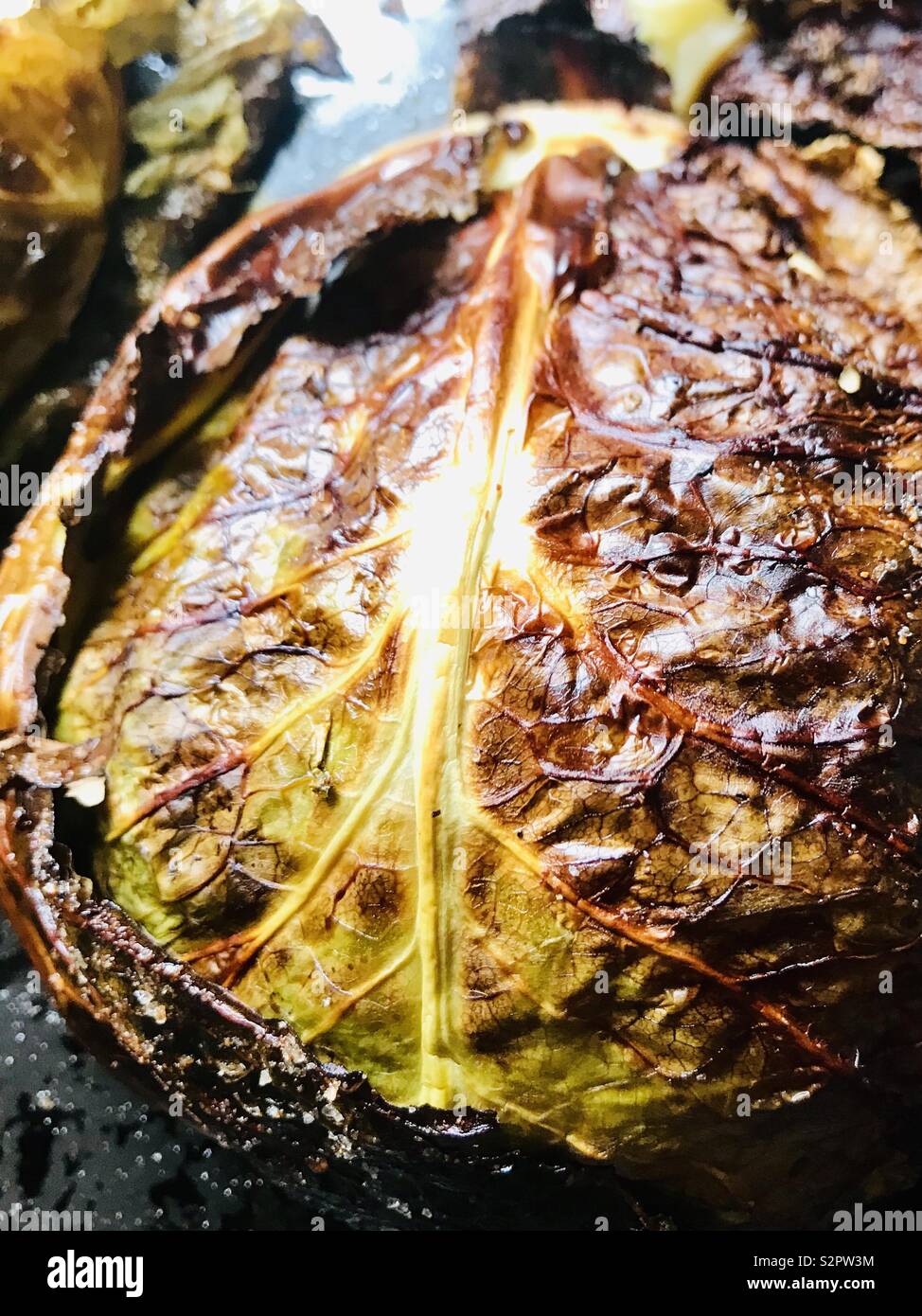 Arrosto cavolo di parmigiano - Immagine stock catturata con smartphone