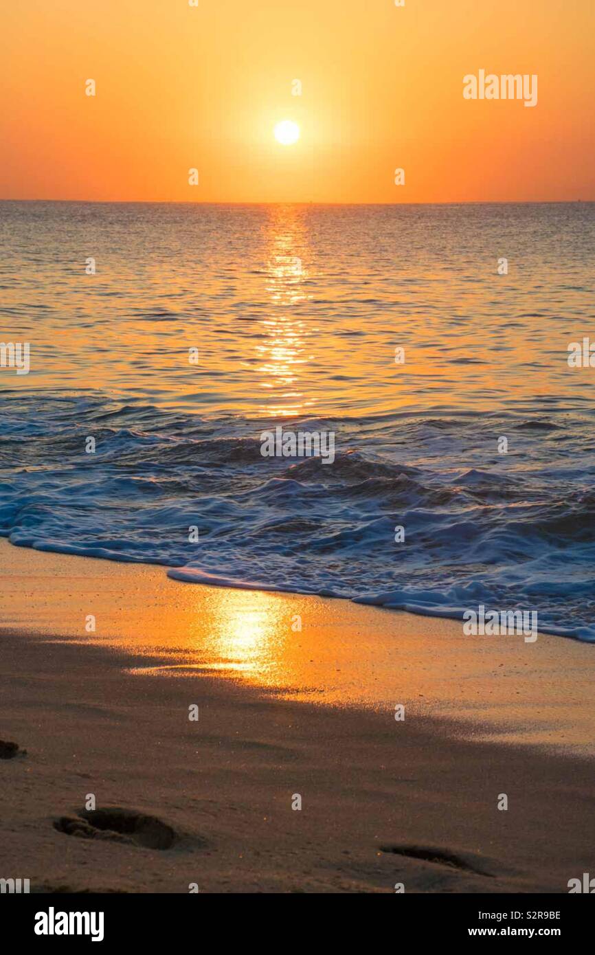 Sunrise in spiaggia Foto Stock