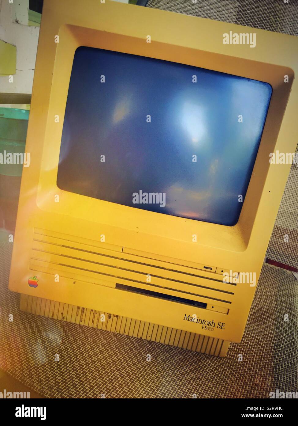 Close up di Bergen vintage degli anni novanta Apple Macintosh computer SE, Stati Uniti Foto Stock