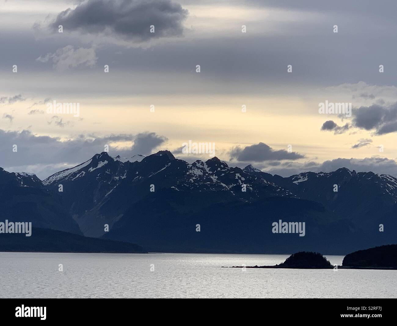 Alaska montagne al tramonto Foto Stock